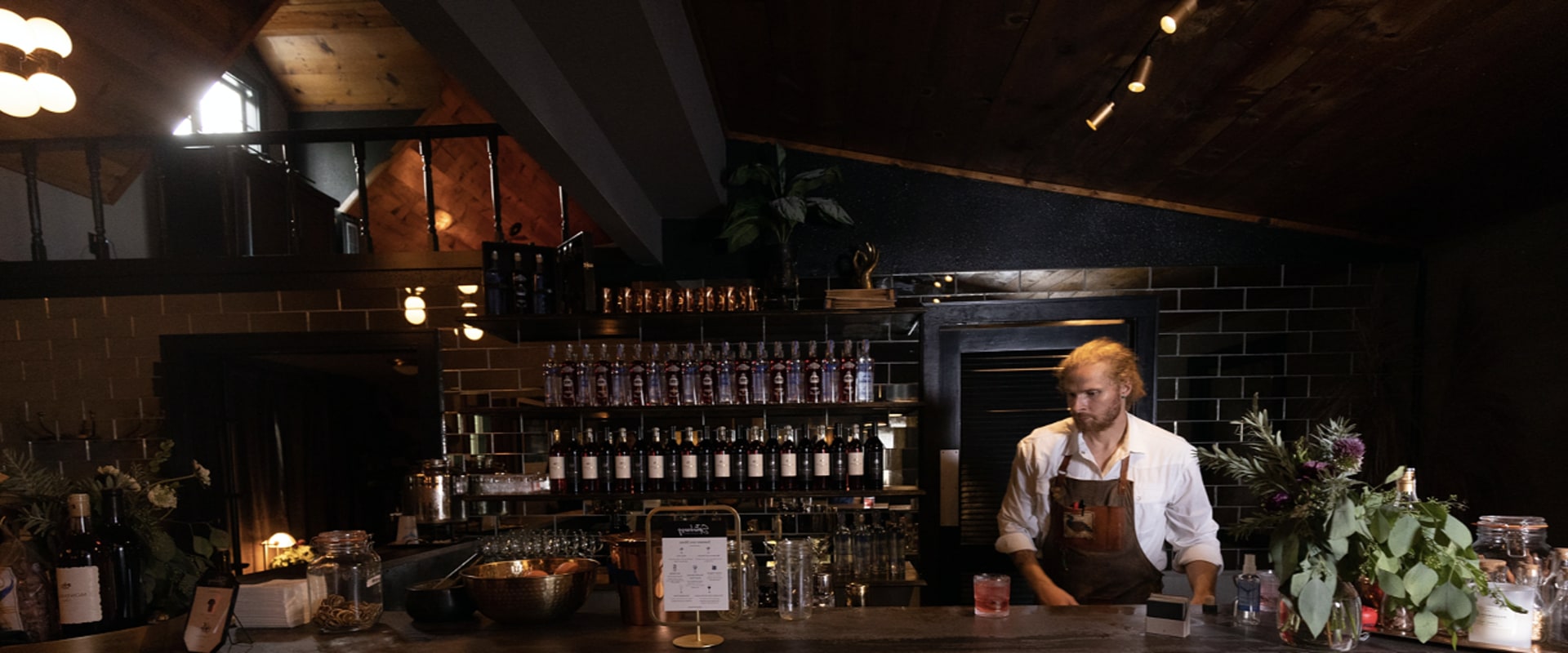 Does Madame Dalia's Country Bar in San Antonio, Texas Have a Full Bar?
