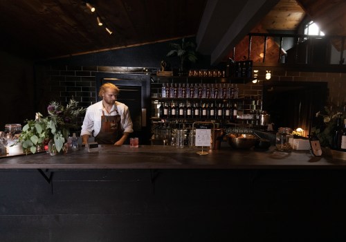Does Madame Dalia's Country Bar in San Antonio, Texas Have a Full Bar?